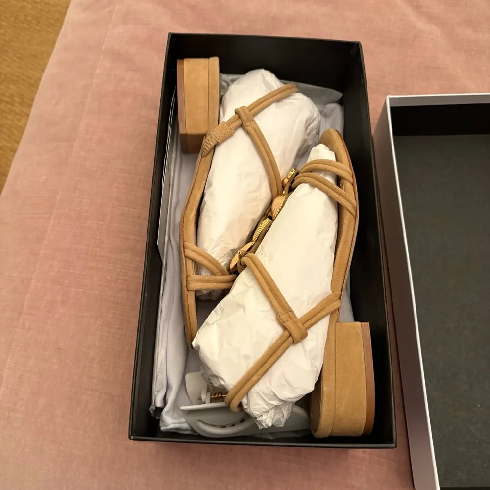 Larroude Shelly flat sandal Lancaster peanut nude tan size 6.5 like new in box - Picture 6 of 8
